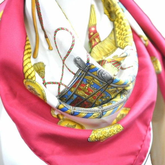 Authentic HERMES Carre 90 Scarf "LES TAMBOURS" Silk Red - Picture 2 of 12